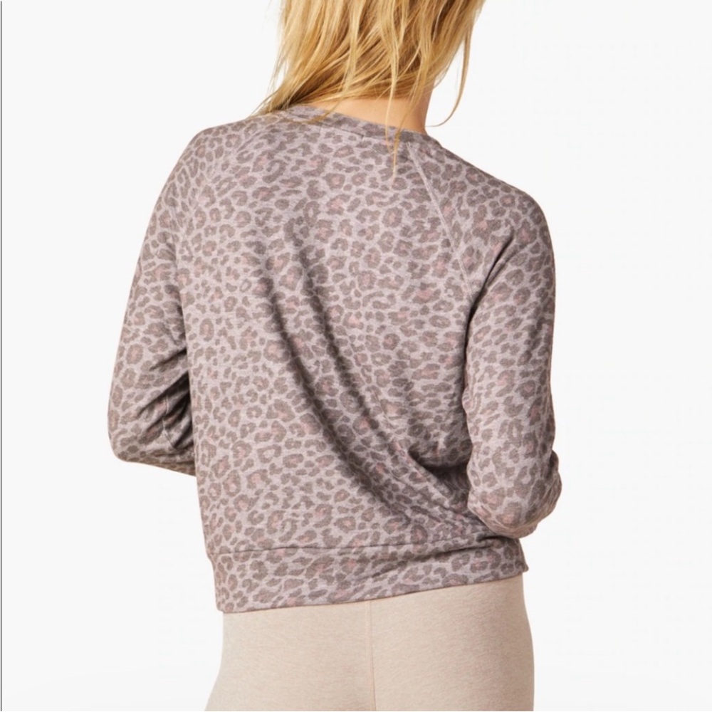 SOLD!! Beyond Yoga raglan crew pullover sweater